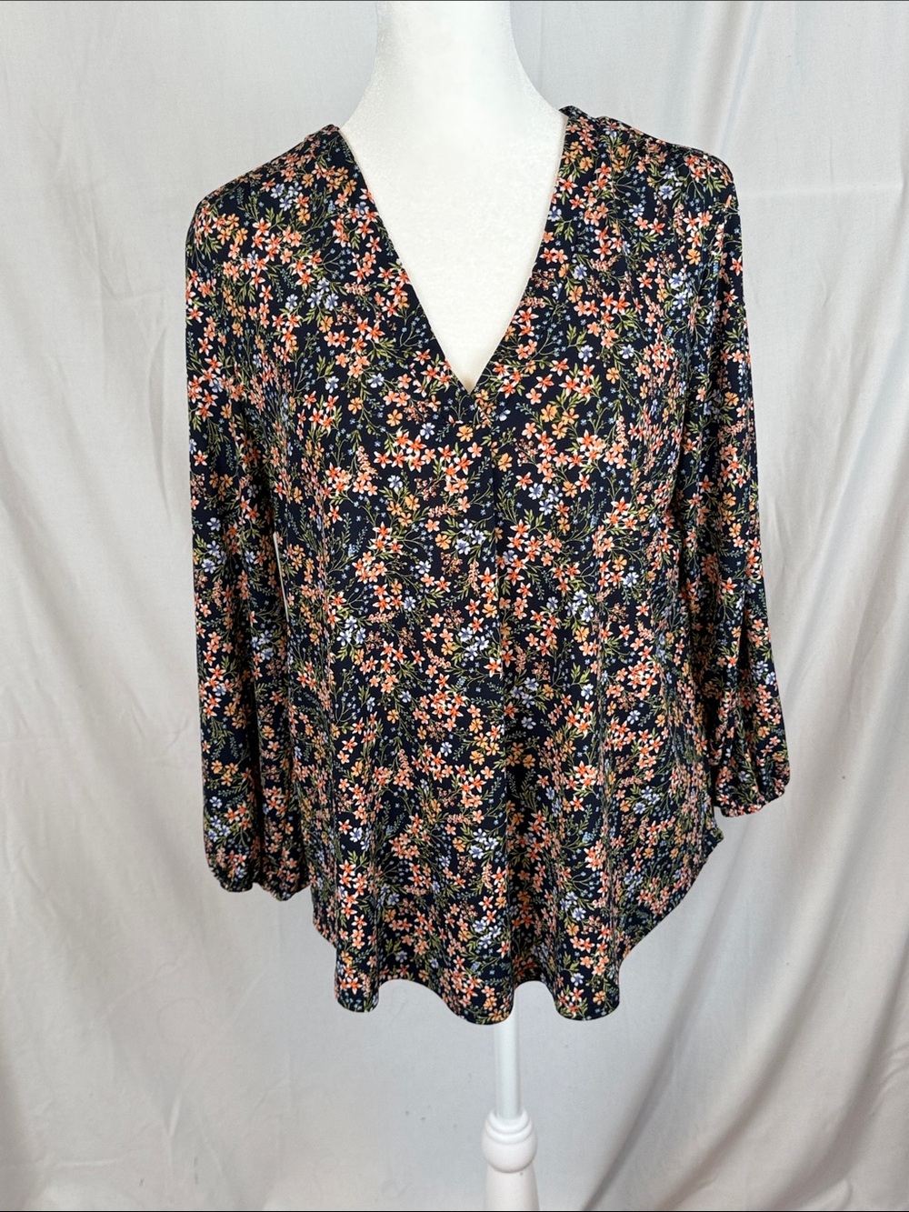 Women's Vince Camuto Long Sleeve V-Neck Blouse Floral Size Medium